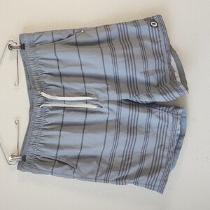 Vuori Kore Athletic Workout Shorts Size XL